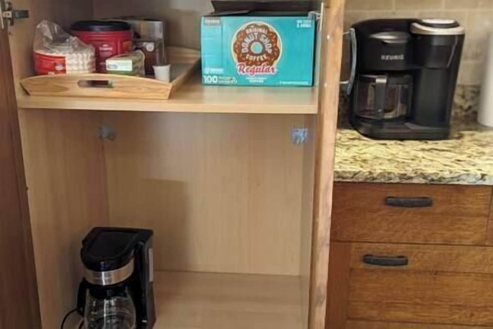 Coffee / hot chocolate bar with drip and Keurig options.