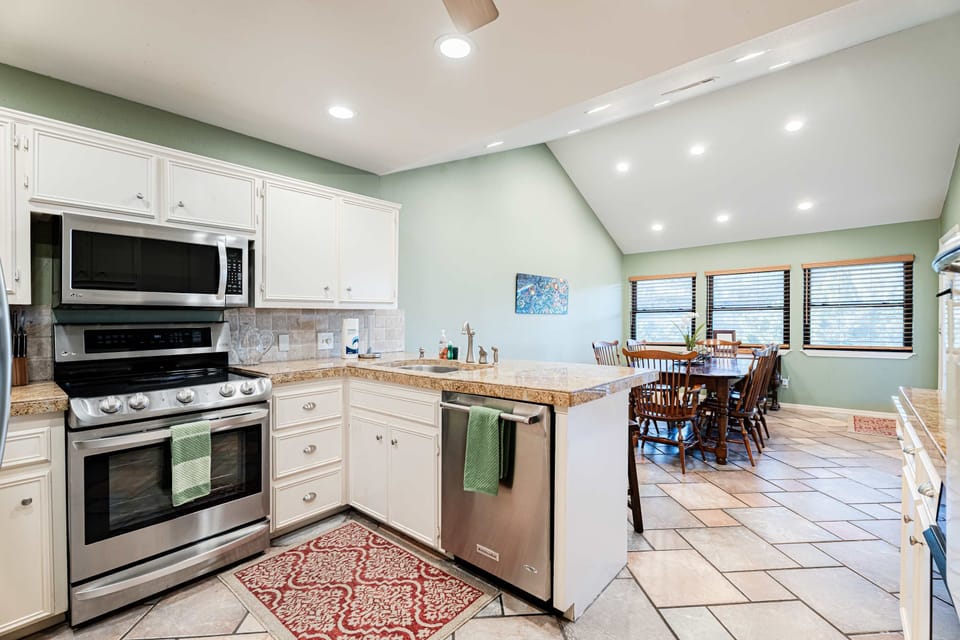 Fully equipped kitchen