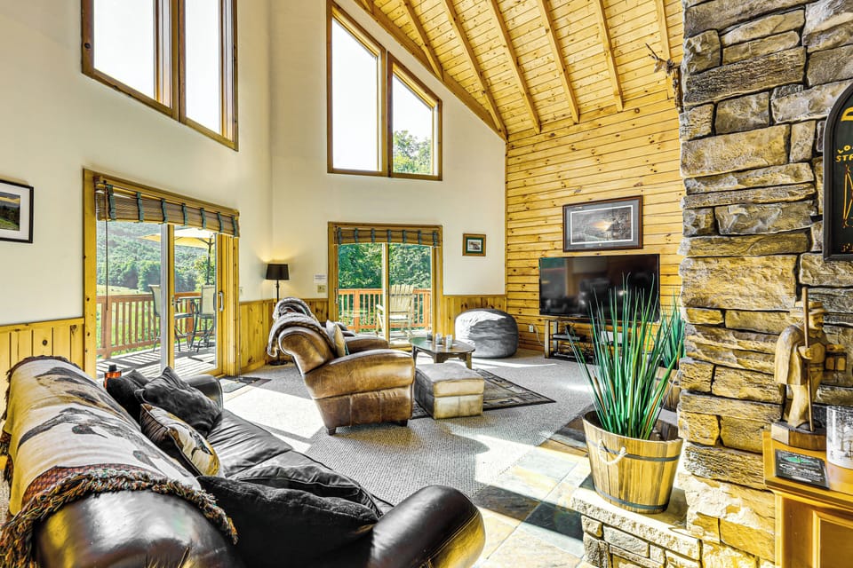 Valley Head Vacation Rental | 3BR | 3BA | 2,800 Sq Ft | 3 Steps Required