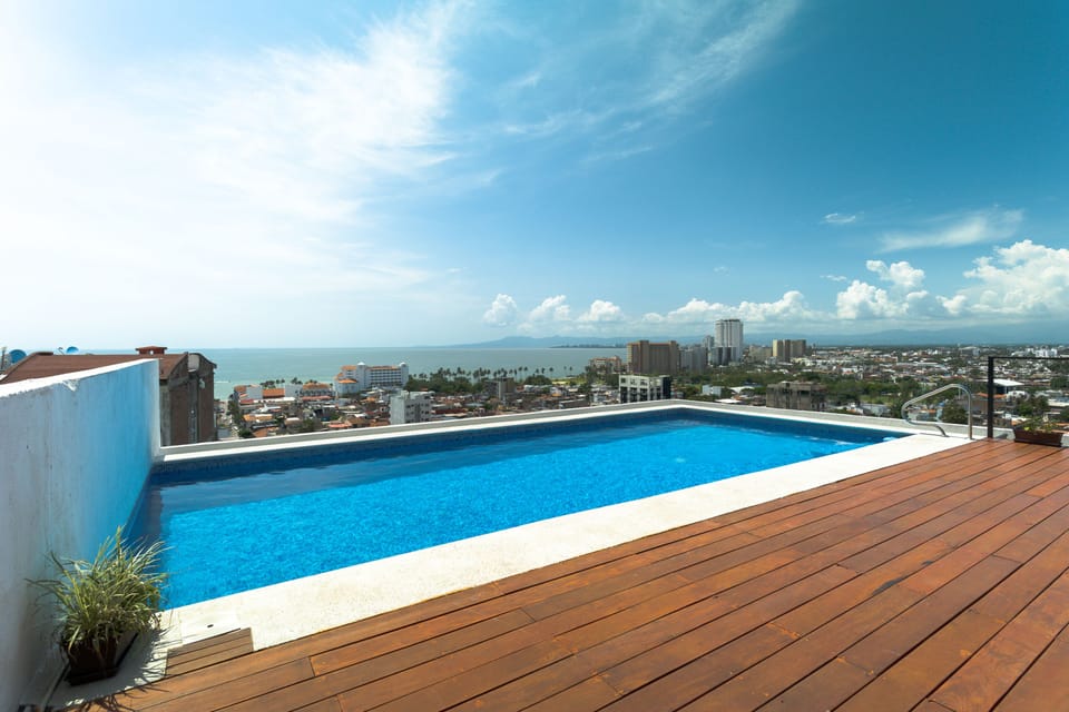 Condo - Image 1