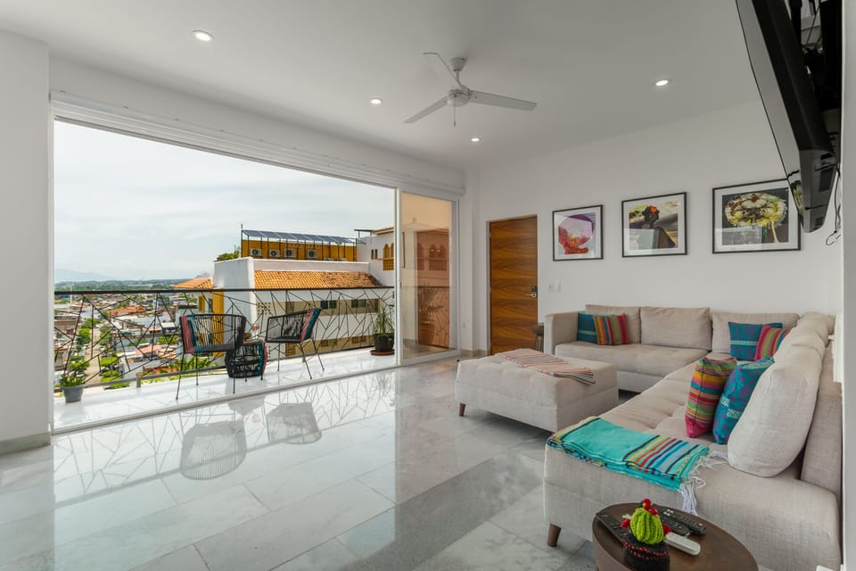 Condo - Image 4