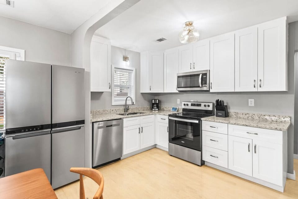 Our fully renovated kitchen features all-new stainless steel appliances, perfect for cooking gourmet meals. Many of our guests enjoy the option of hiring a private chef to make their stay even more special!