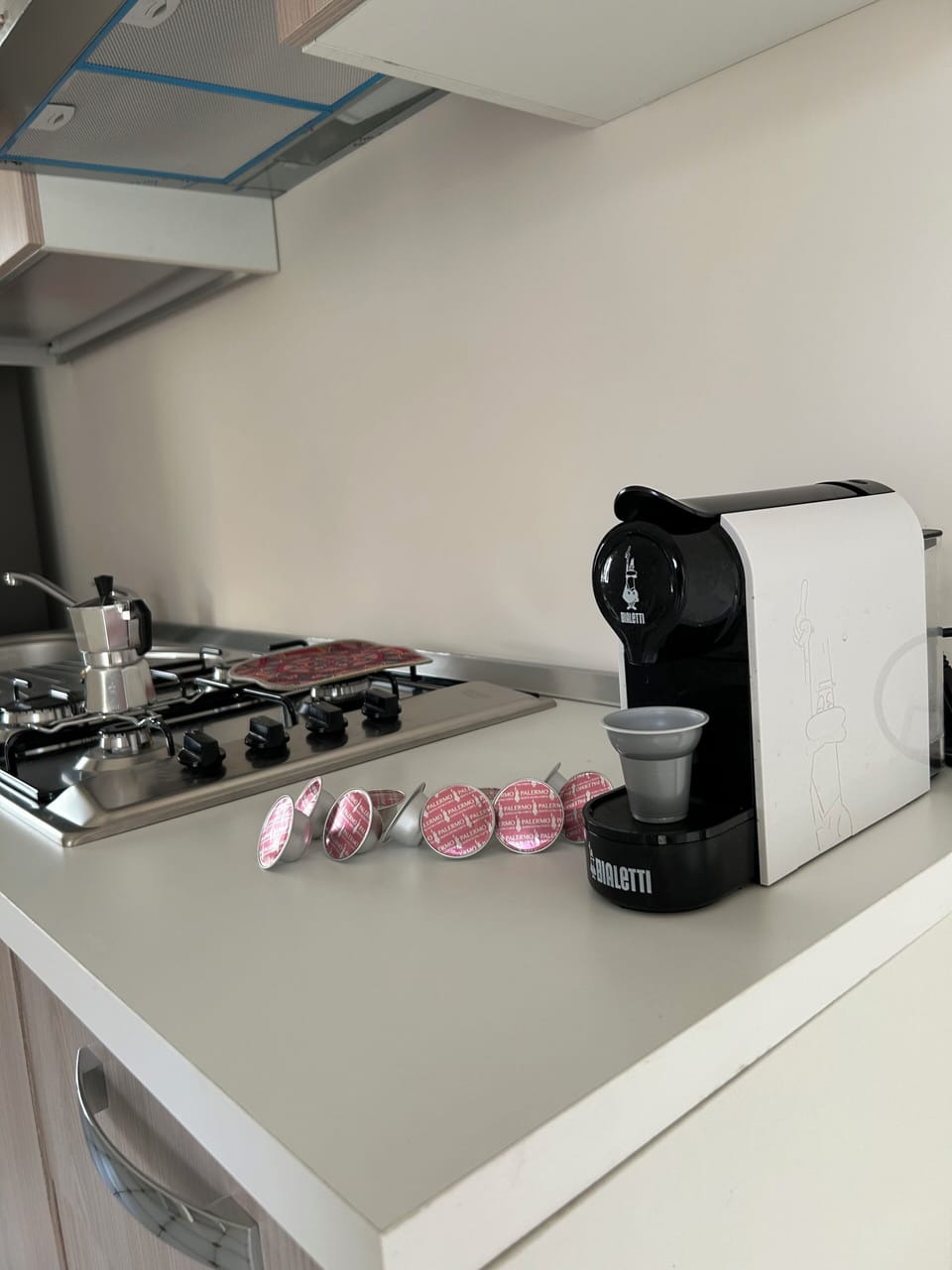 macchina del caffè con cialde locali di ottima qualità
