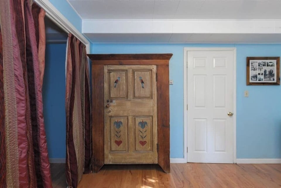 Decorative and walk-in closet