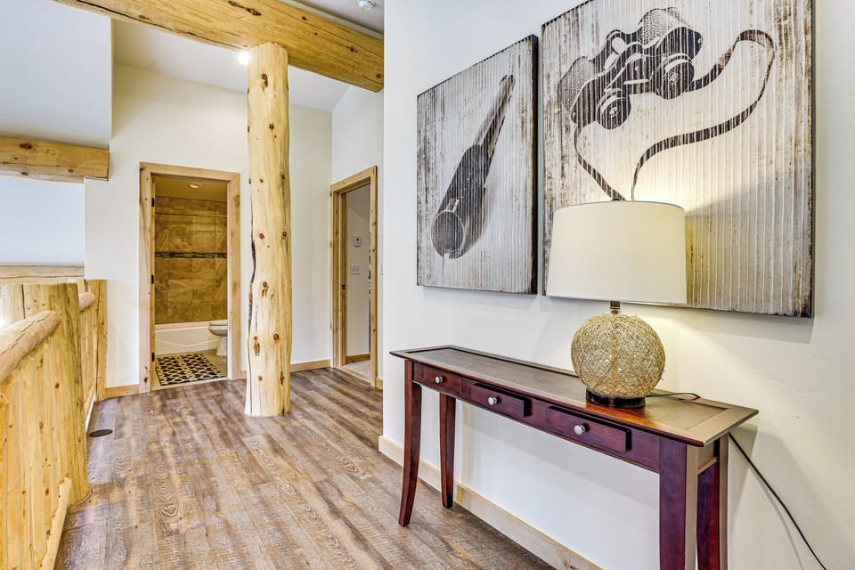 Upper Landing | 2nd Floor