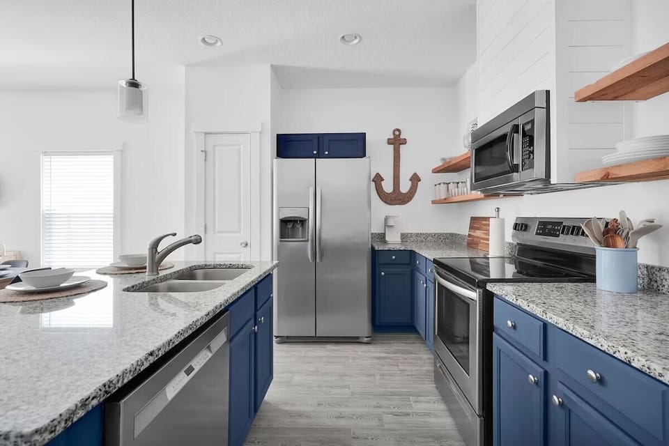Modern fully equipped kitchen. Just bring the Chef in you!