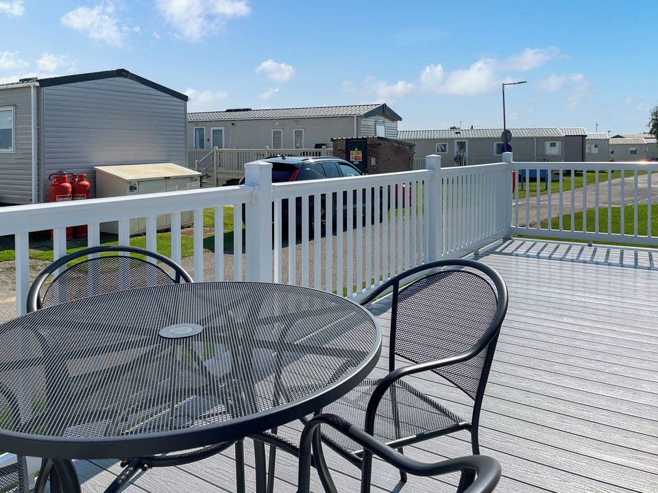 Decking | Bud&rsquo;s Bay, Southerness