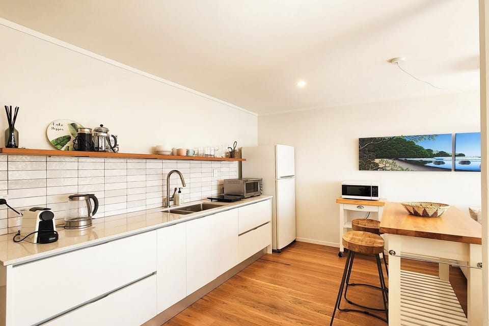 Kitchenette (2)