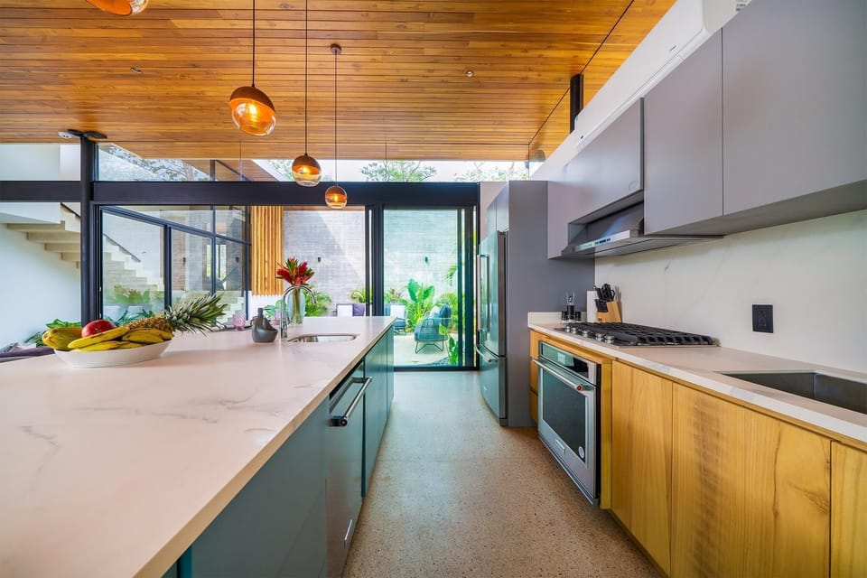 Large chefs kitchen with everything you need