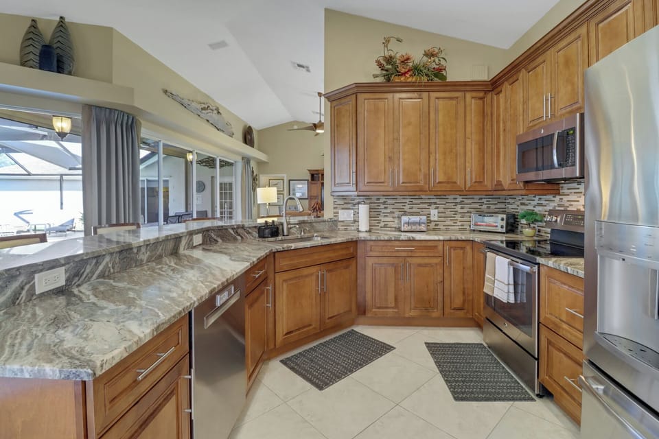 Open kitchen with all you need to cook up your delights