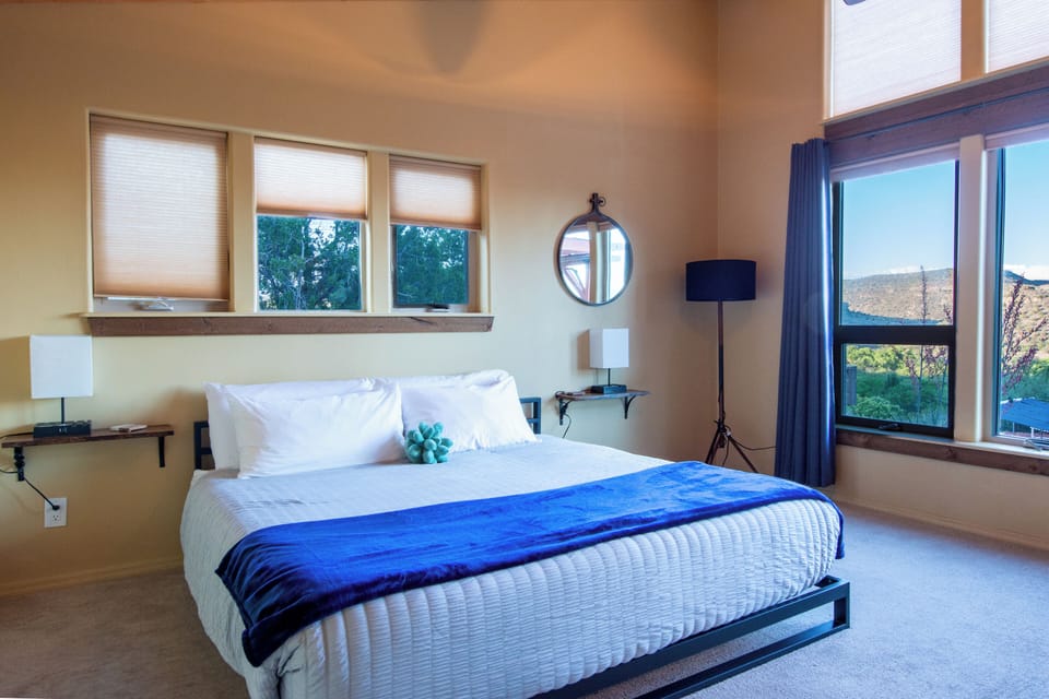 King size Tuft & Needle mattress and pillows