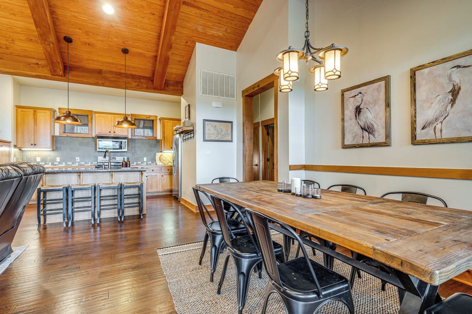 Dining Area | Open Floor Plan