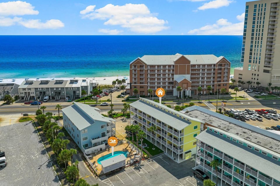 Prime west PCB location just steps to the beach