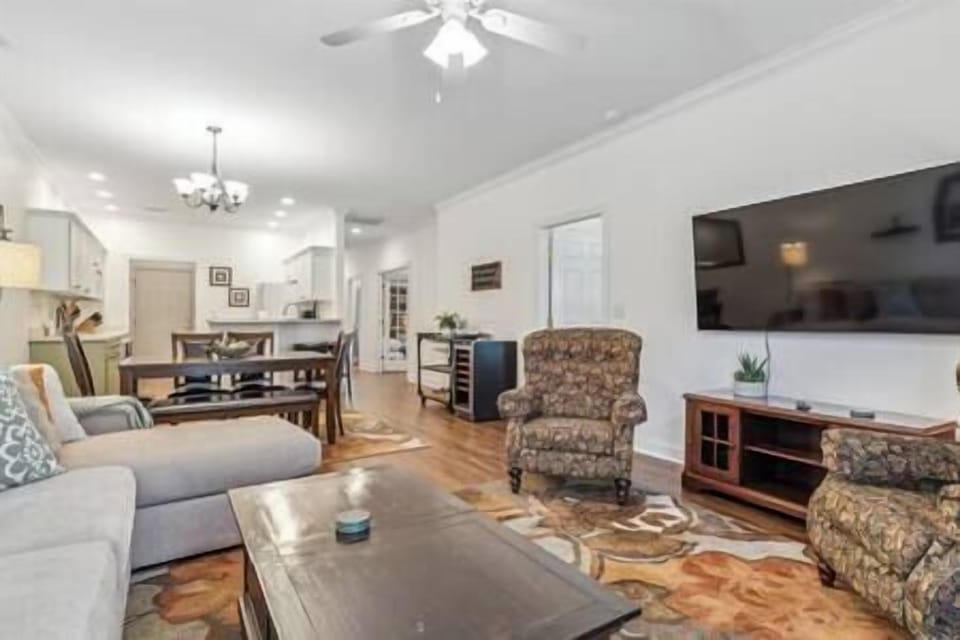 open floor plan so everyone can interact