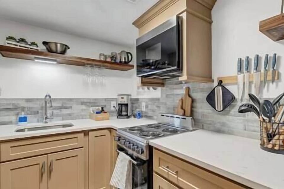 Well stocked kitchen with all essentials