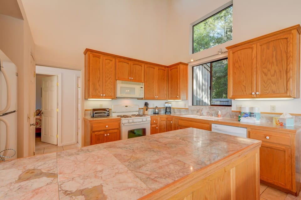 Fully equipped kitchen