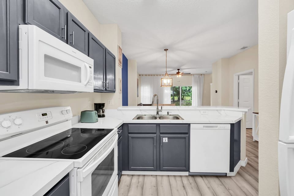 10-8415CrystalCove_10