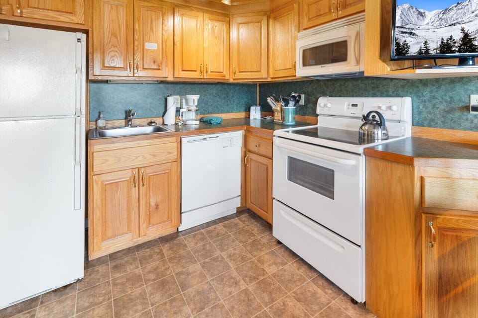 Fully equipped kitchen