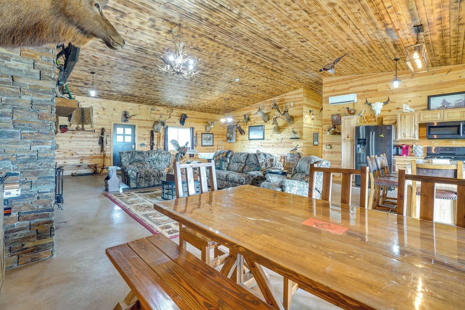 Dining Area | Dishware & Flatware