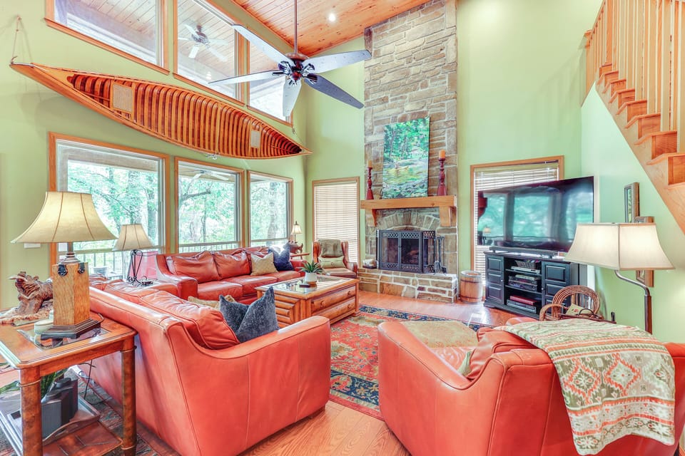 Glenwood Vacation Rental | 4BR | 2.5BA | 2,400 Sq Ft | Stairs Required