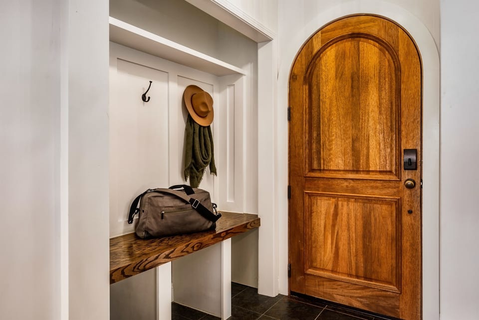 Set your bags down, hang up your coat, let vacation begin here!