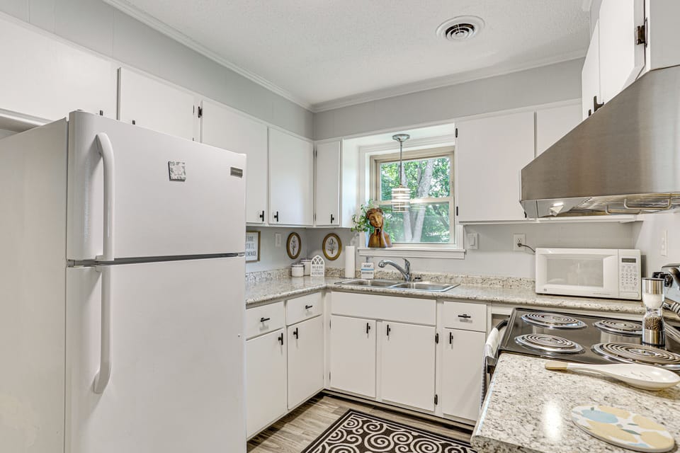 Kitchen | Cooking Basics | Crockpot | Microwave | Toaster | Spices