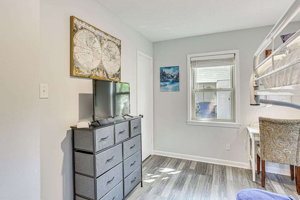 Bedroom 3 | 1 Bunk Bed (Lofted Twin/Full Futon) | Desk