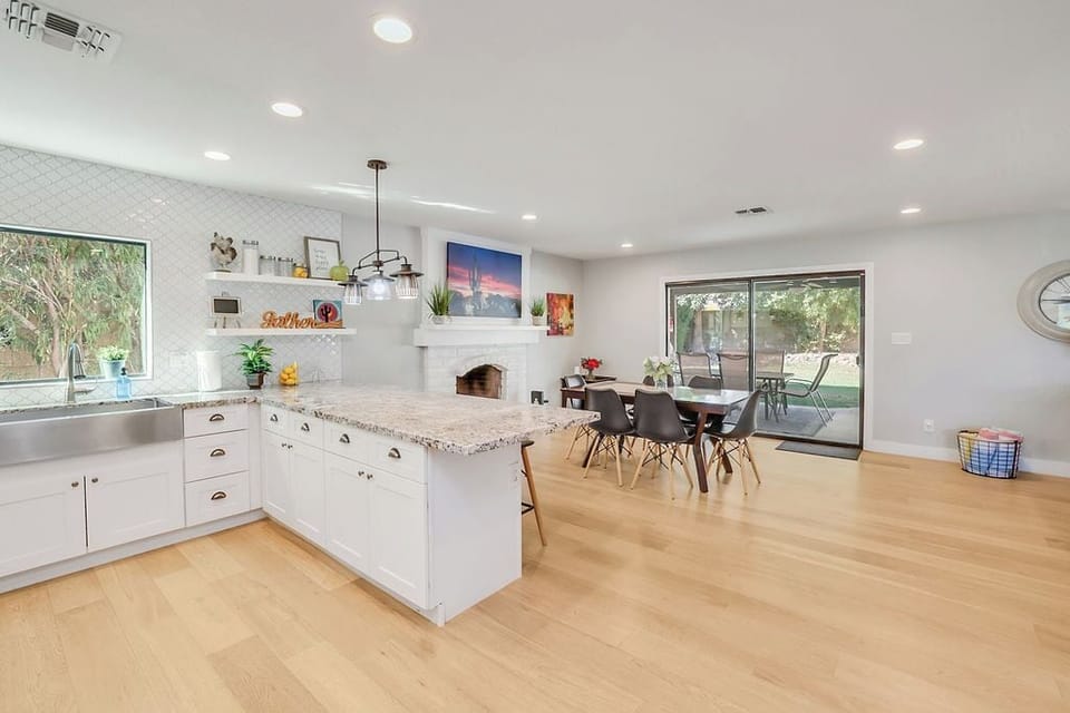 Kitchen Island/Bar