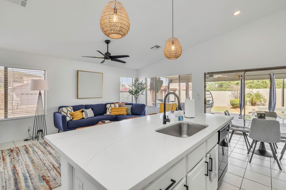 KITCHEN ISLAND