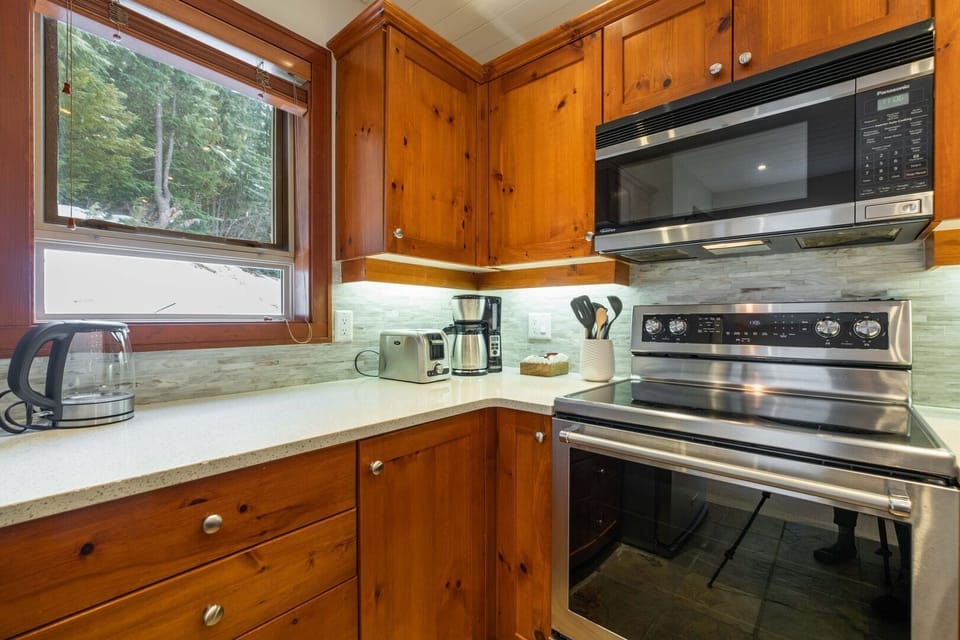 Full kitchen: Coffee/tea facilities
