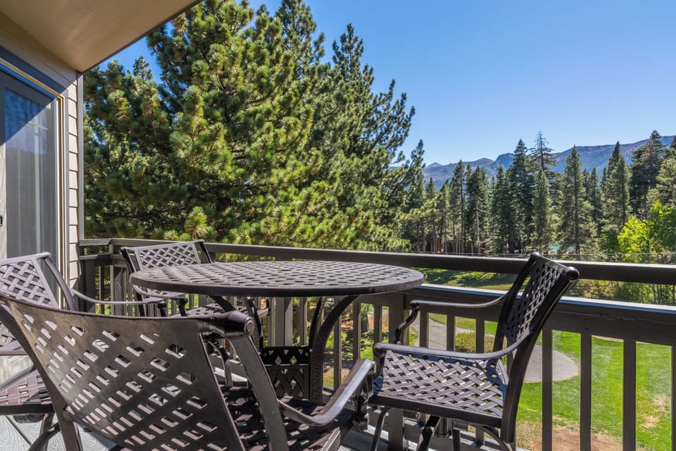 Deck off Living Room , Great View of the Greens and Mountains