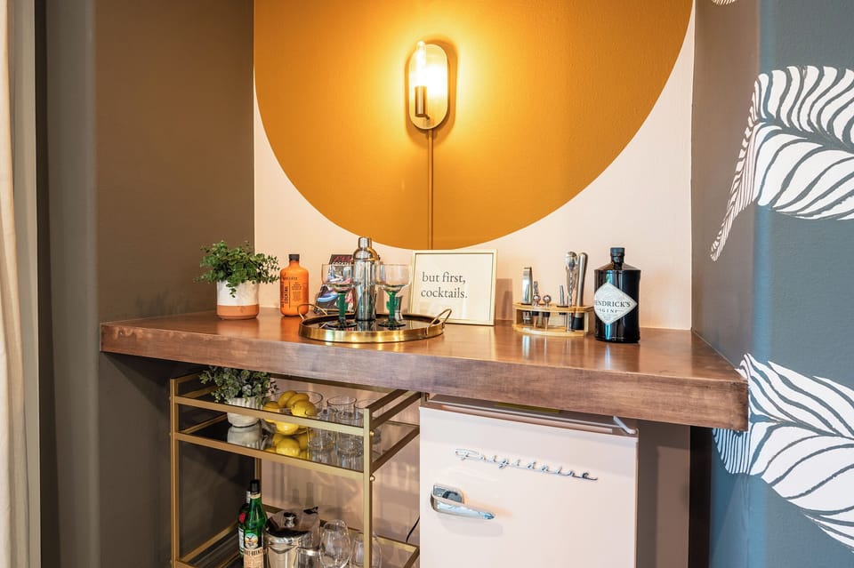 Full bar set and retro mini fridge (alcohol not included)