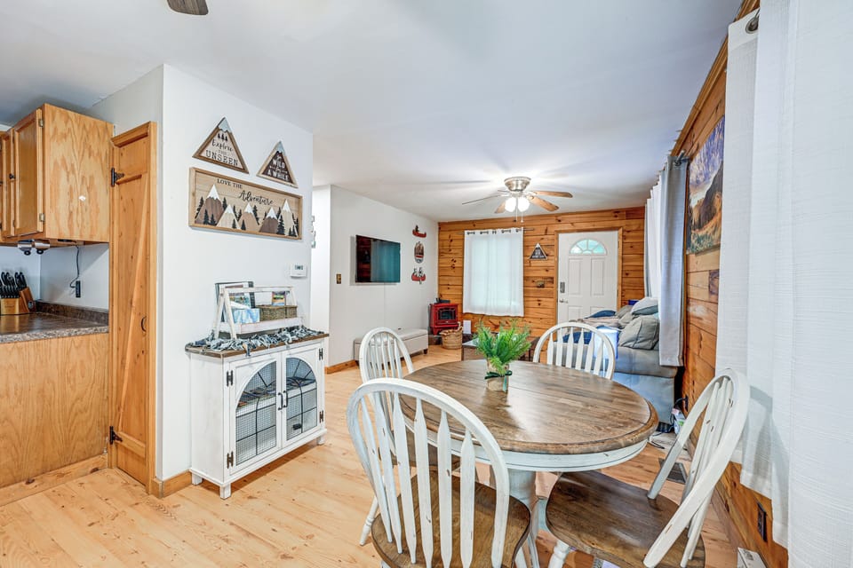 Single-Story Cabin | In-Unit Laundry | Central Heating & A/C