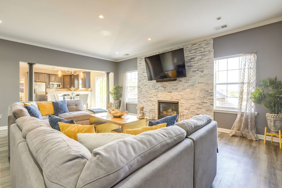 Fairburn Vacation Rental | 5BR | 3.5BA | Stairs Required | 3,600 Sq Ft