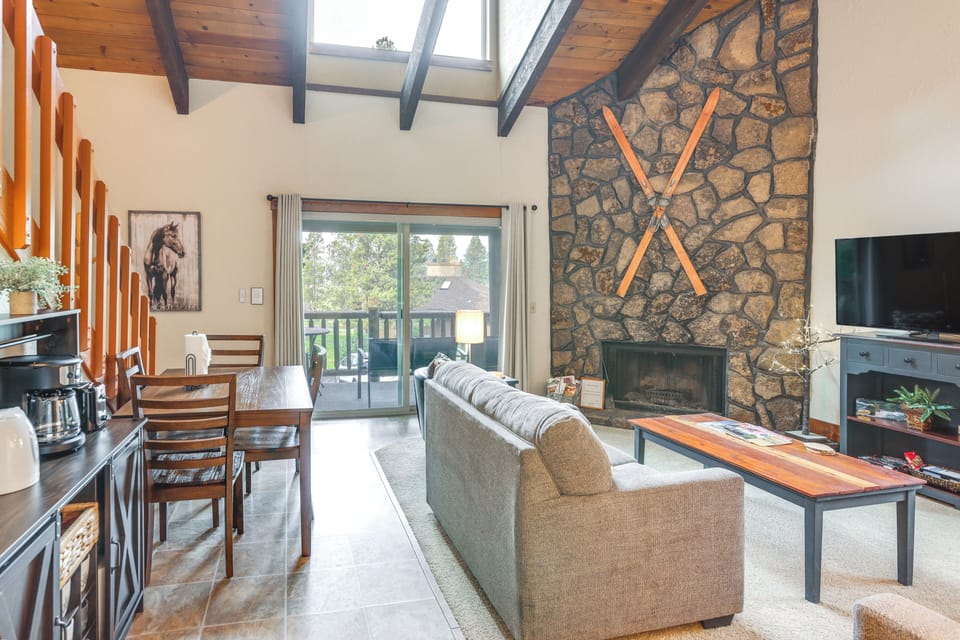 Living Room | 1st Floor | Wood-Burning Fireplace | Free WiFi | Smart TV