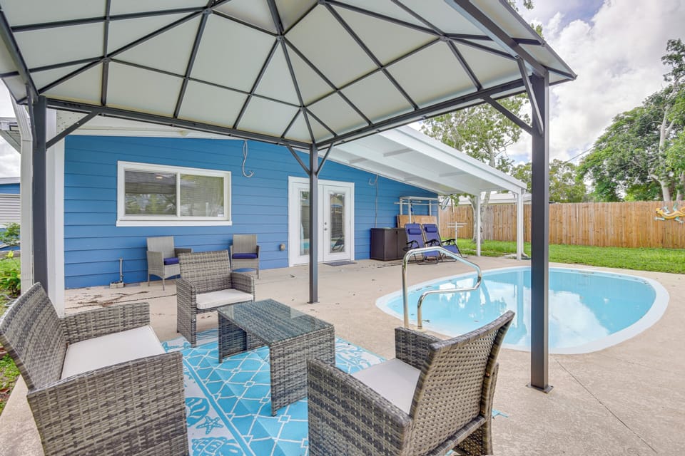 Bradenton Vacation Rental | 3BR | 1.5BA | 1,184 Sq Ft | 1 Step Required