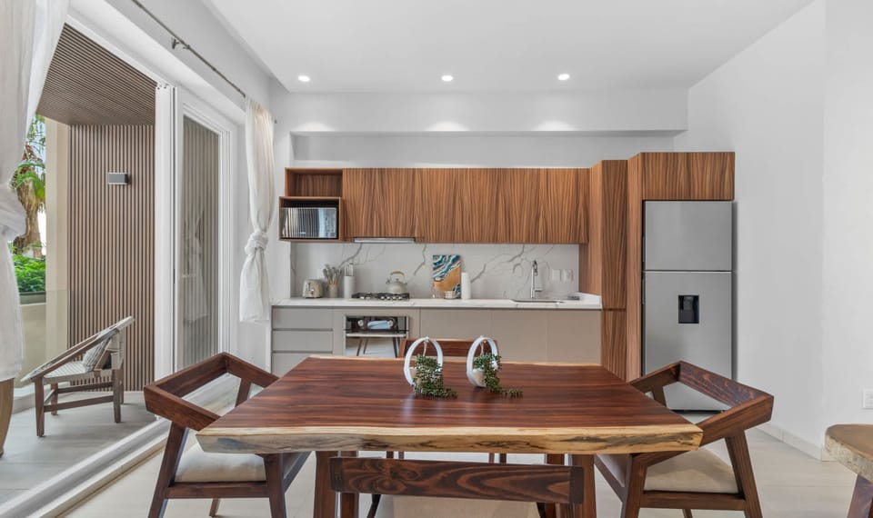 Dining table and Fully equipped kitchen