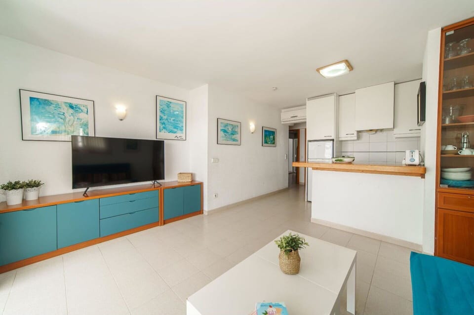 Building, Cabinetry, Plant, Furniture, Houseplant, Product, Green, Lighting, Countertop, House