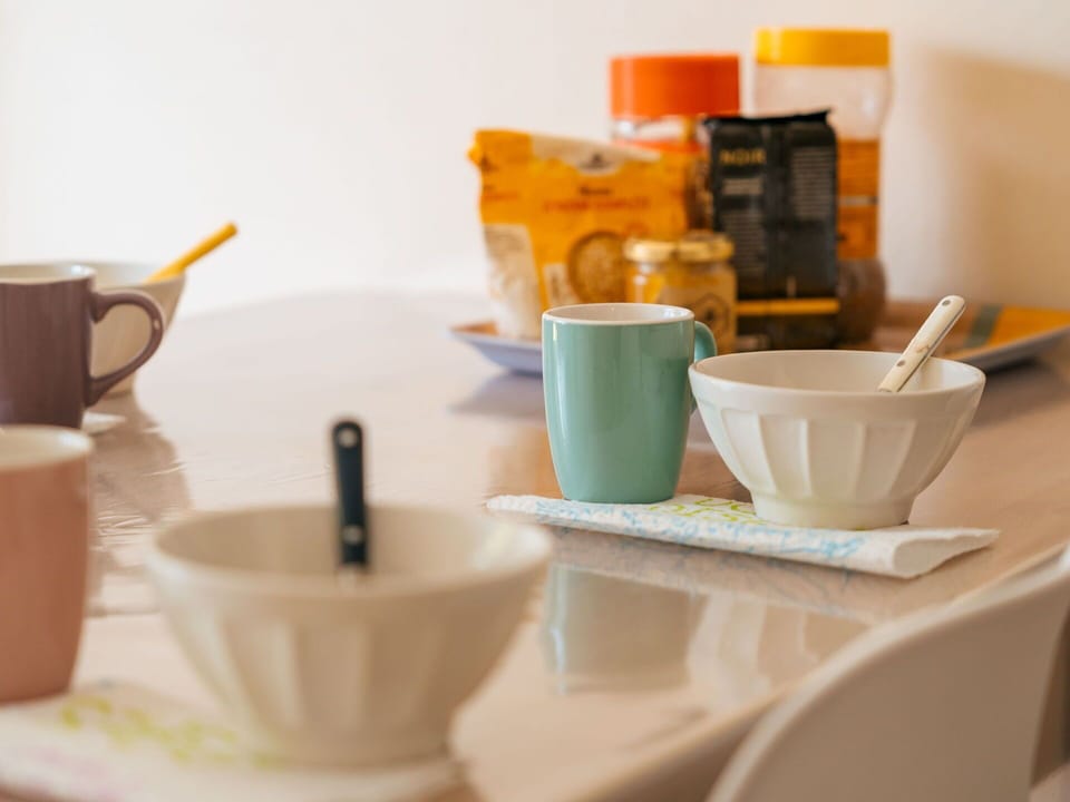 Tableware, Drinkware, Dishware, Cup, Serveware, Wood, Interior Design, Porcelain, Tablecloth