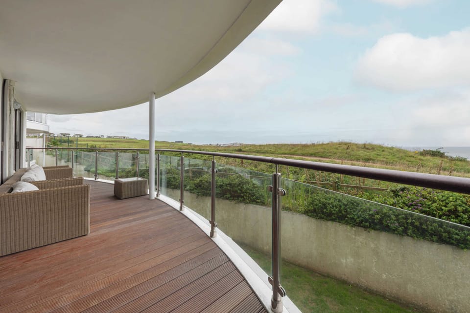 Sunset, Newquay - Host & Stay