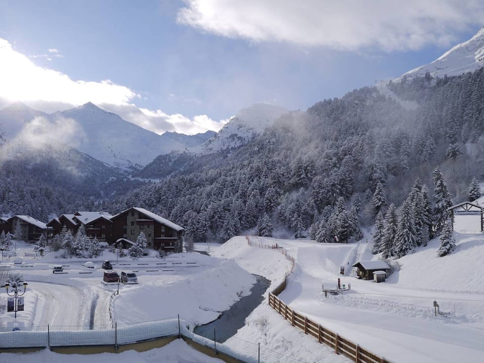 Snow and ski sports