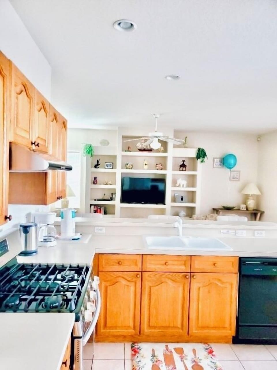 Access to the pool and spa space from this living space