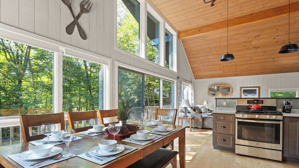 *Open plan dining space