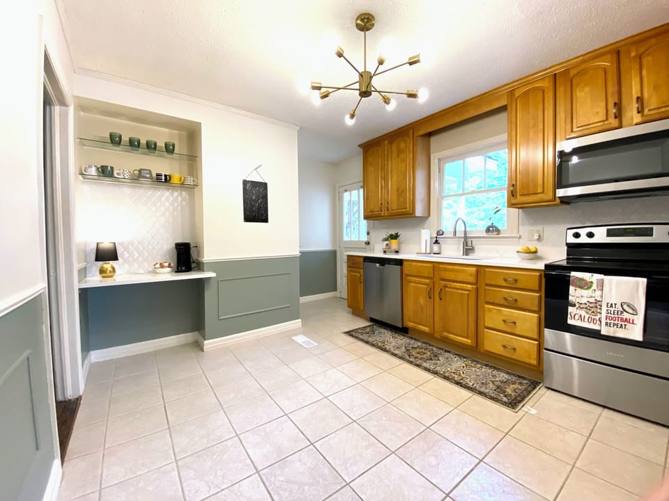 kitchen & coffee bar