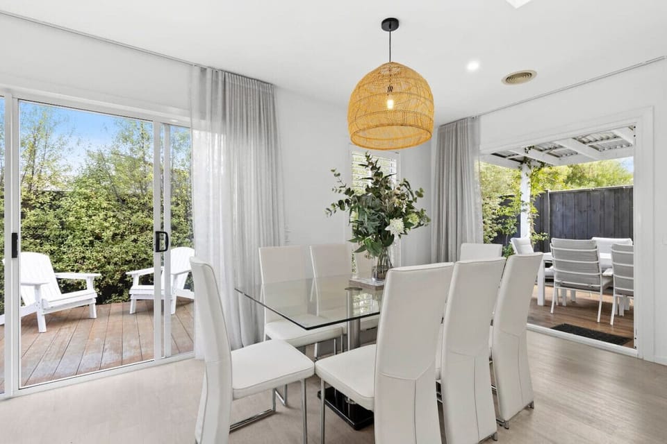Dining with access to the deck