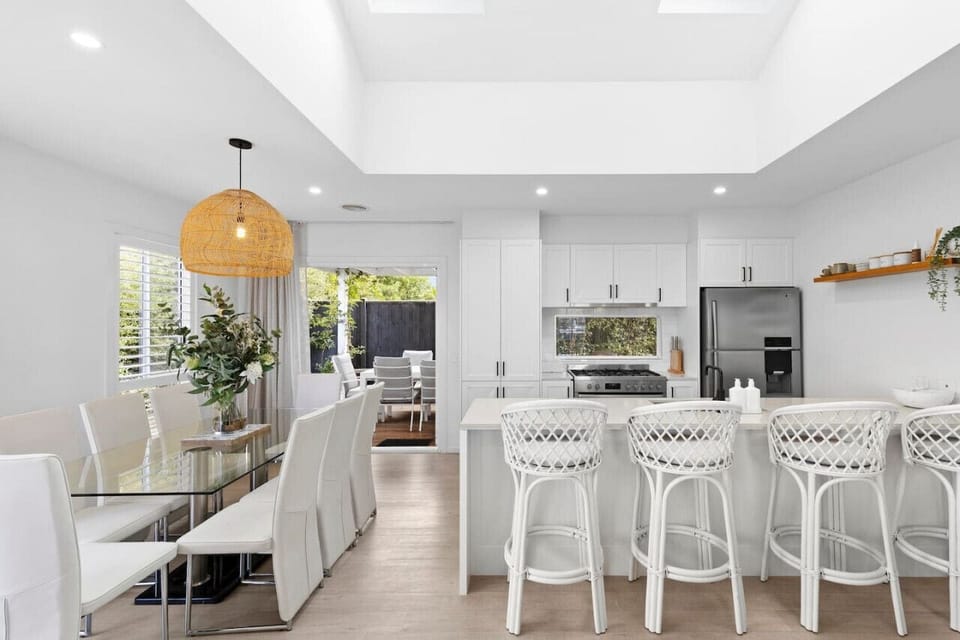 Casual and formal dining