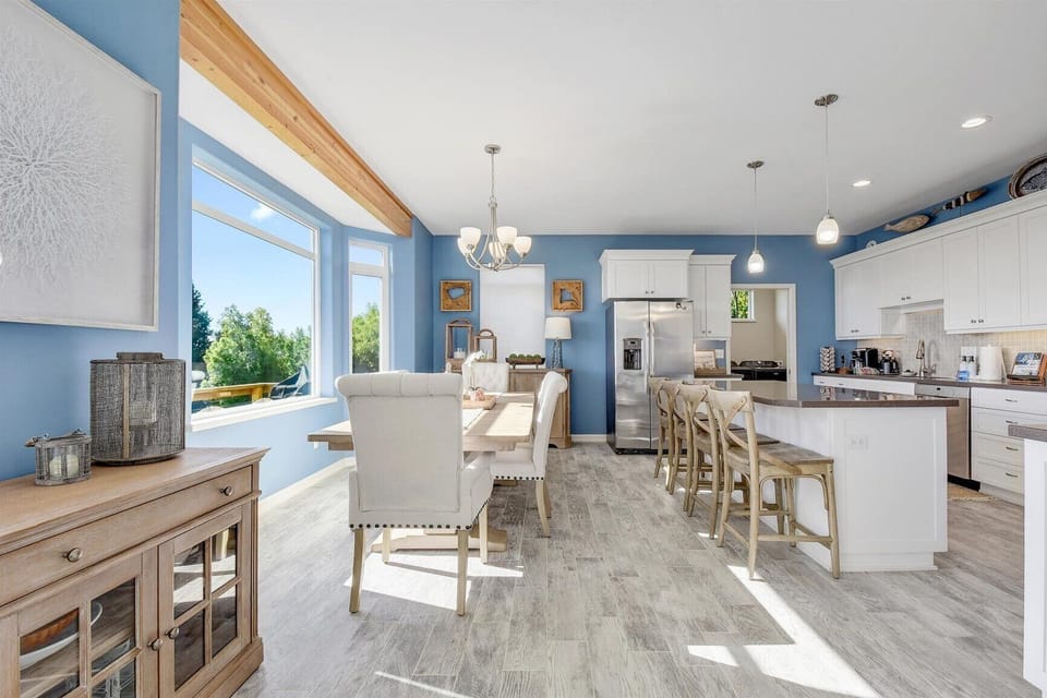 Open concept full kitchen, dining, and all the amenities you need for comfort