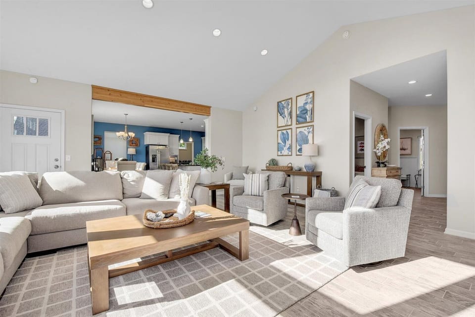Open concept living space to dine with and entertain the entire group.
