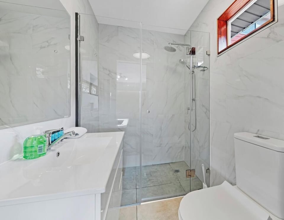 Clean and tidy bathrooms with shampoo and body wash