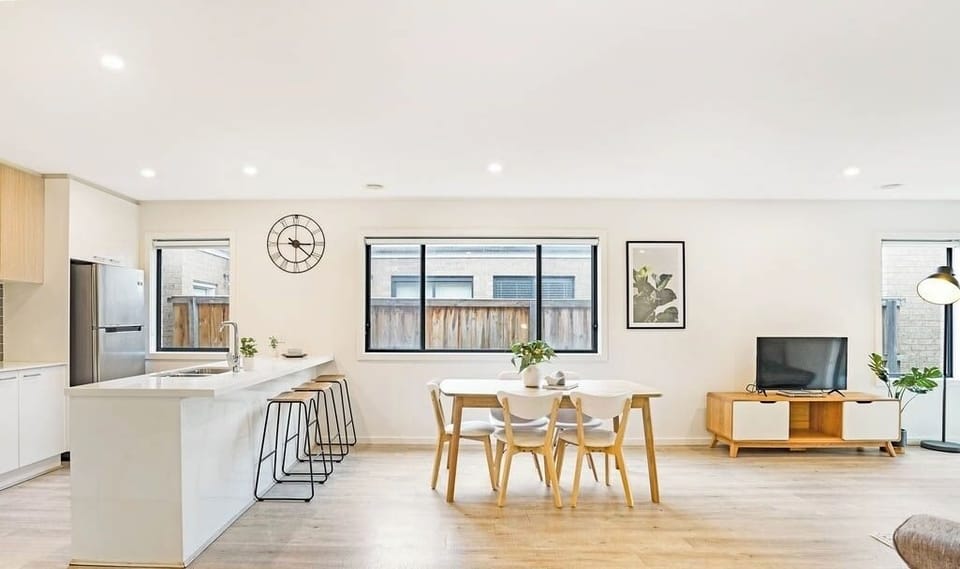 Direct access to the kitchen and lounge